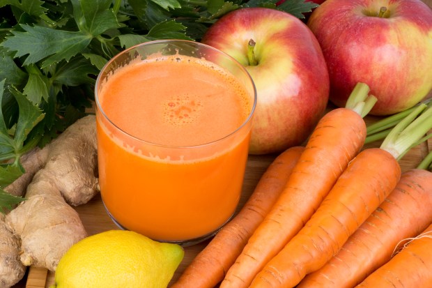 Ginger-Carrot-Apple-Smoothie-Recipe[1]